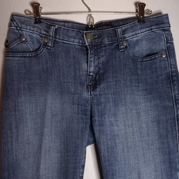 Rock & Republic Women's Kasandra Flared Medium Wash Denim Jeans Size 10 - Picture 4 of 10